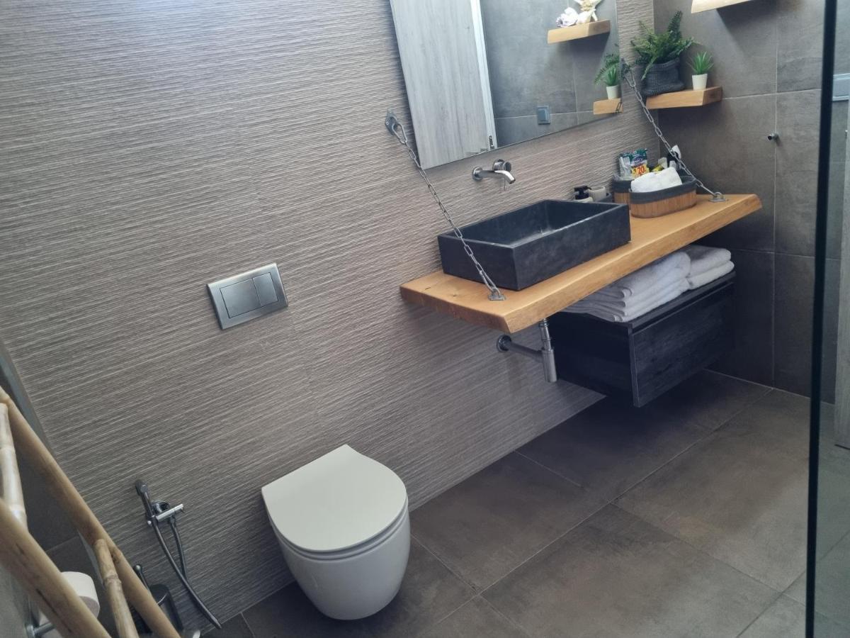 New Minimal Apartment,10' From Athens Airport Spáta エクステリア 写真